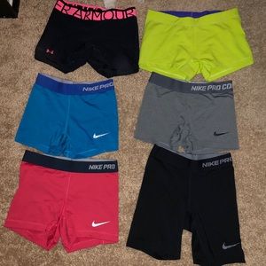 Gym shorts - under armour & Nike